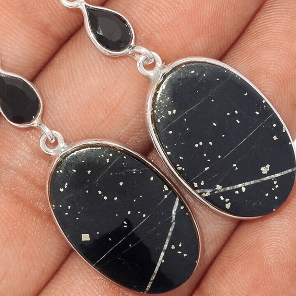 Pyrite in Basalt sterling silver earrings with Garnet or Onyx - Picture 4 of 4